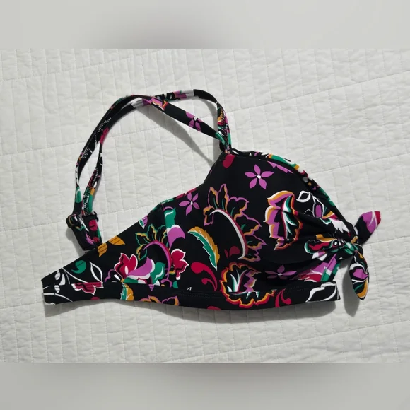 Black Floral Tie-Knot Women's Bikini Top in Multicolor - Picture 8 of 8